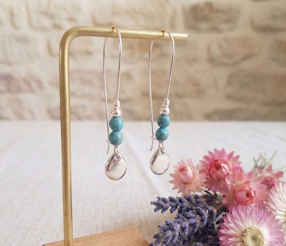 4 Boucles d’Oreilles Pendantes Turquoise Et Pampille Argentée – Élégantes Et Fait Main