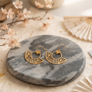 Boucles d'Oreilles Dorées "Cœur Solaire" — Éventail Ajouré
