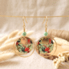 Boucles d'Oreilles Dorées "Jardin Japonais" — Médaillon Fleuri & Howlite