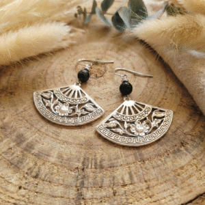 Boucles D’Oreilles Argentées Éventail Gravé Avec Perle Naturelle Et Hématite
