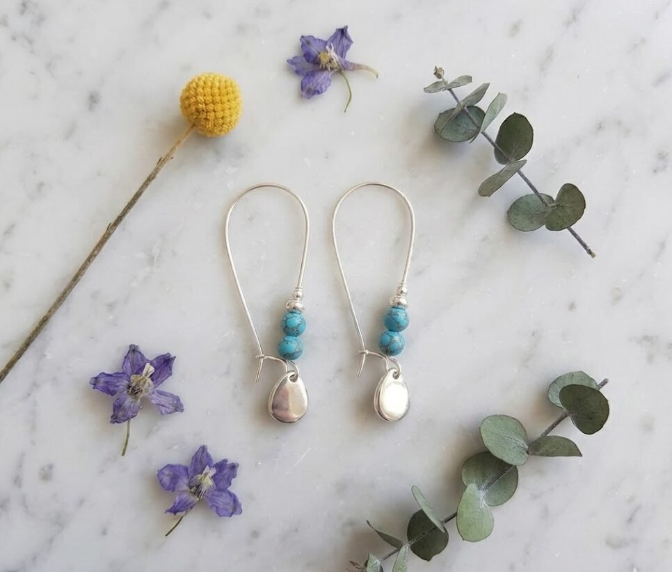Sans titre3 Boucles d’Oreilles Pendantes Turquoise Et Pampille Argentée – Élégantes Et Fait Main