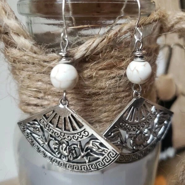 boucles d’oreilles éventail argenté avec perle naturelle ivoire fait main poamongaux