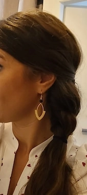 Boucles d’Oreilles Flèche Dorée et Perle Noire