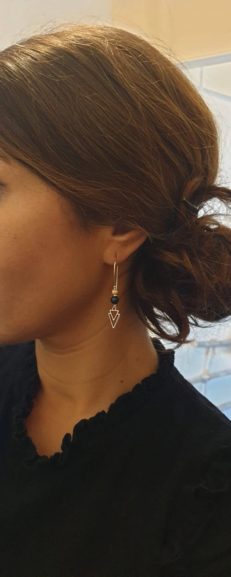 il_fullxfull.4478034033_5rjb Boucles D’Oreilles Dorées Triangle Avec Perles D’Hématite Noire Ou Bleue
