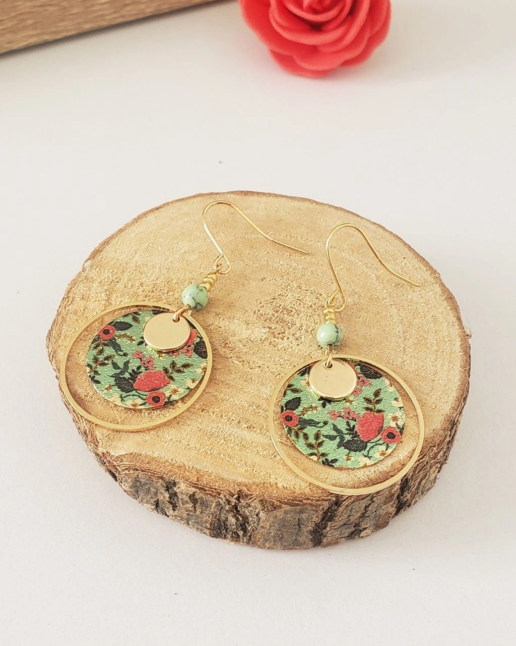 Boucles D’Oreilles Japonaises Dorées Avec Perle Howlite