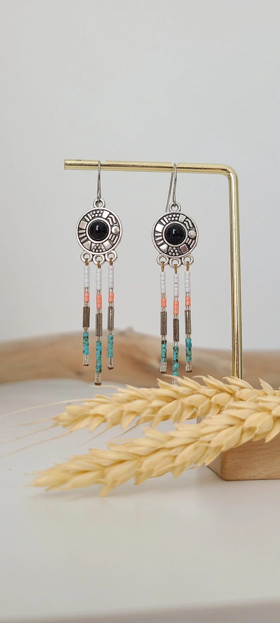 Boucles d’Oreilles Ethniques Noires Avec Cabochon Et Perles Miyuki