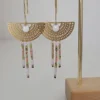 Boucles d’Oreilles Bohèmes Dorées Avec Breloque Émail Blanc Et Perles Miyuki