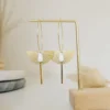 Boucles Créoles Ventail Dorées Avec Perle Blanche