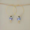 Boucles Créoles Céramique Bleue Avec Perle Grise