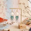 Boucles d'Oreilles Dorées "Vent Bohème" — Franges Miyuki & Émail Blanc