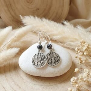 Boucles d’Oreilles Pendantes Fleur de Vie Et Hématite Noire – Énergie Et Élégance Fait Main