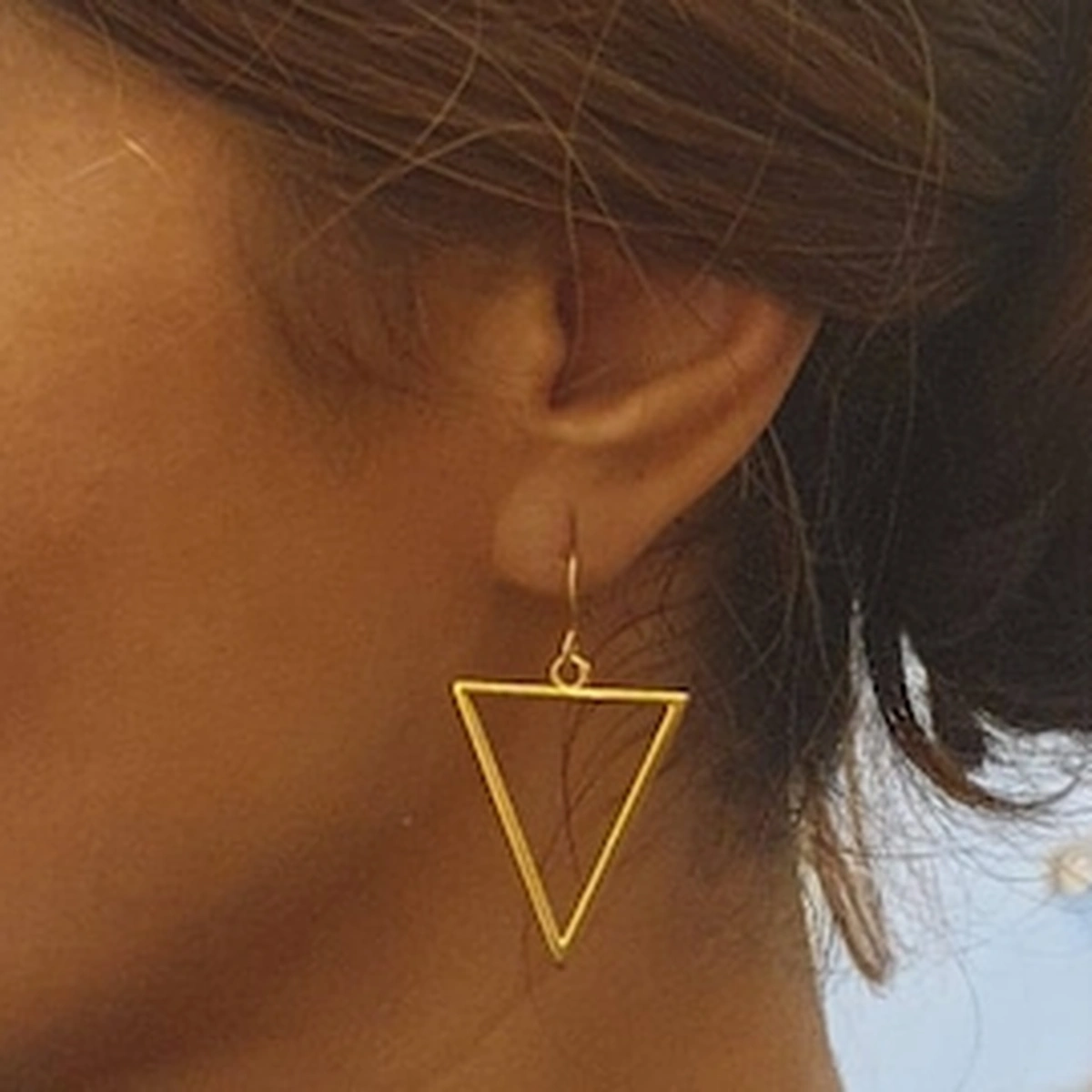Boucles d’oreilles triangle doré en acier inoxydable, style Art Déco minimaliste pour femme, fait main.