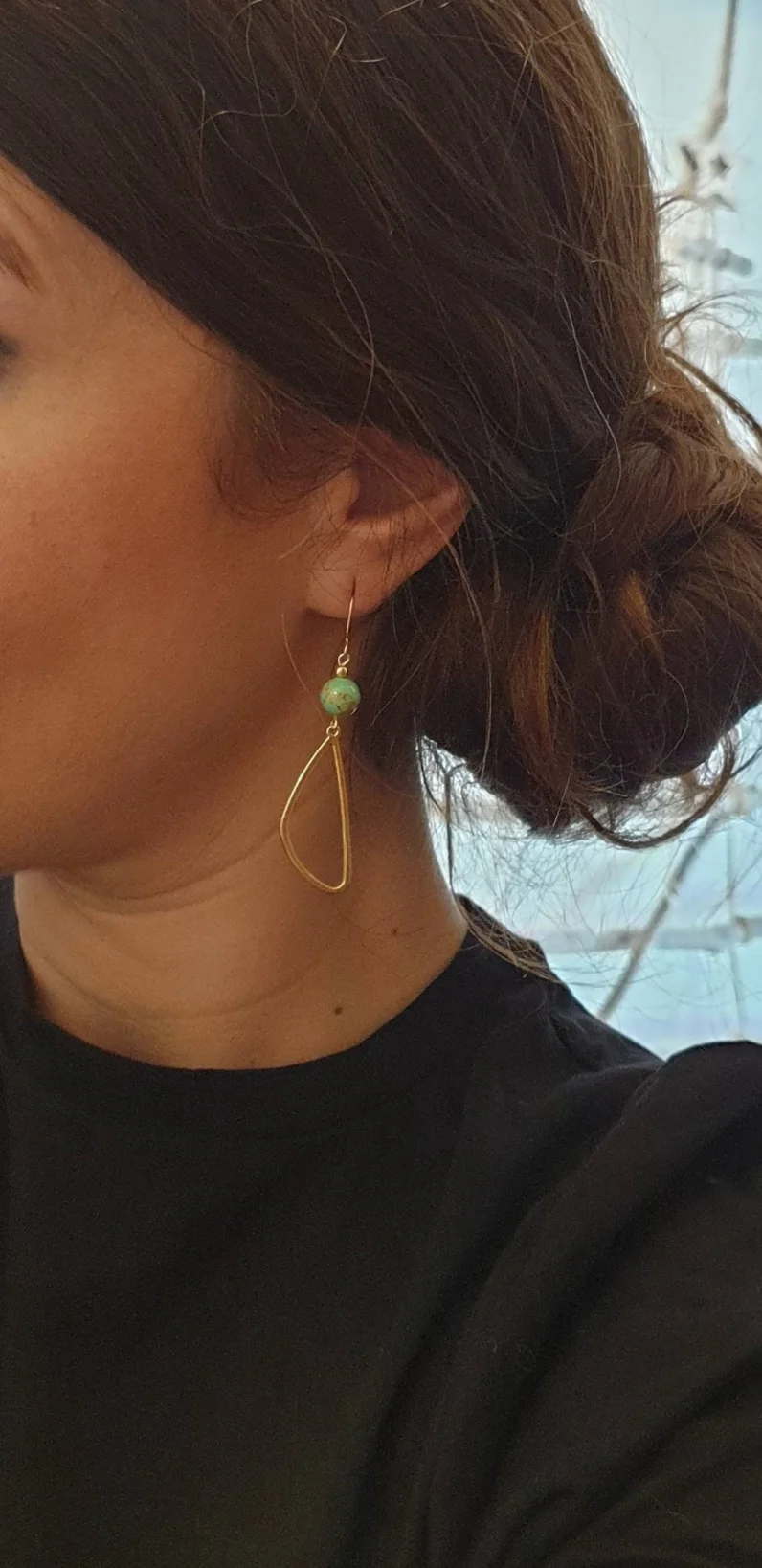 Boucles D’Oreilles Pendantes Dorées Avec Perle Howlite Turquoise