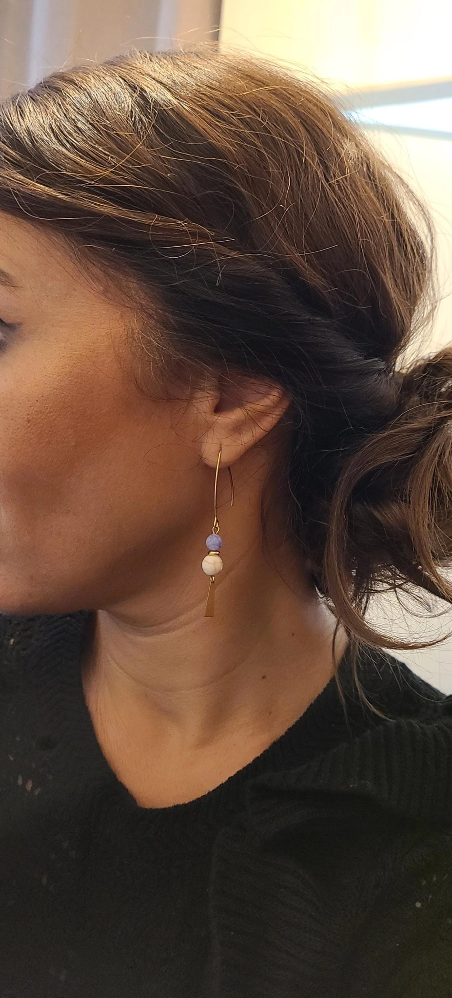 Boucles d’Oreilles Pendantes Agate Et Howlite Ivoire Dorées – Bijou Fait Main