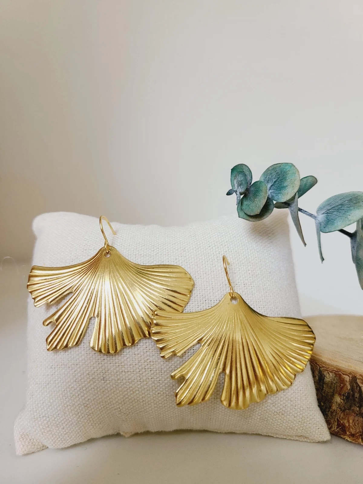 il_fullxfull.6412927182_segv Boucles D’Oreilles Feuille De Ginkgo Dorée Chic