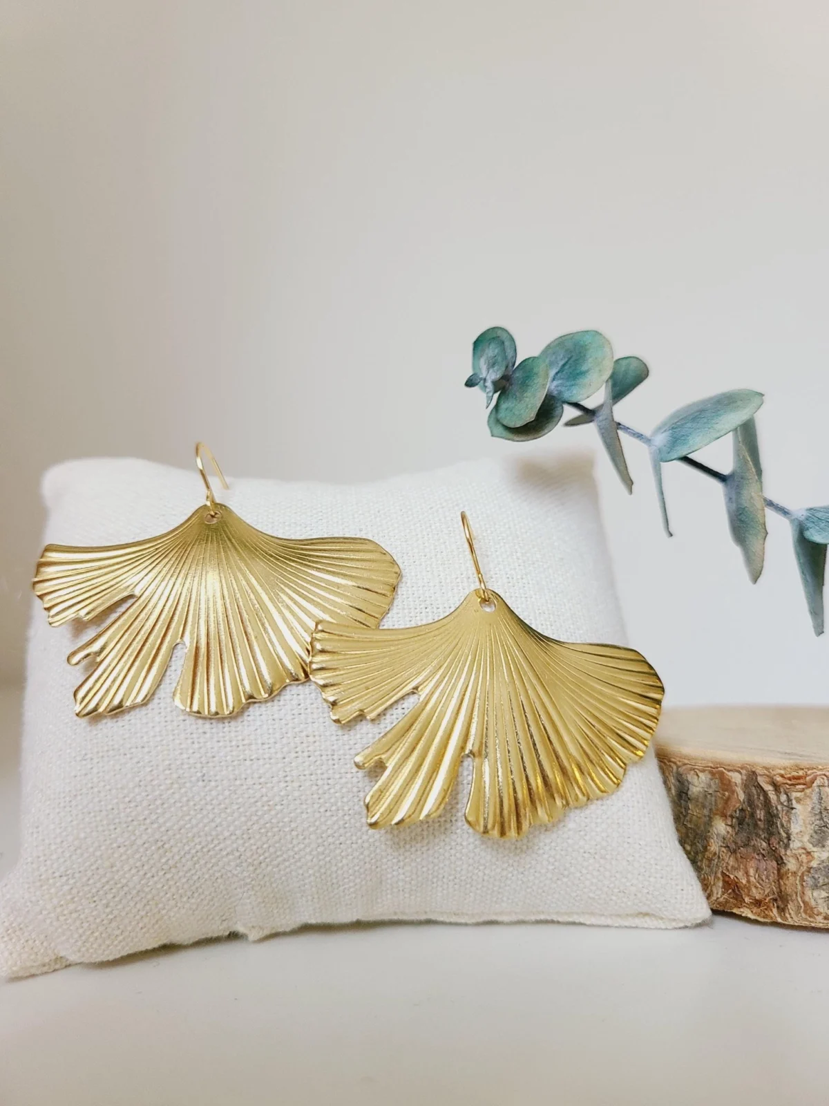 il_fullxfull.6412927536_e1f2 Boucles D’Oreilles Feuille De Ginkgo Dorée Chic