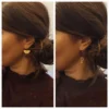 Boucles D'Oreilles Asymétriques Dorées Avec Mandala, Anneaux Et Feuille