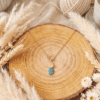 Collier Doré "Goutte Vert Sapin" — Émail & Détail Martelé
