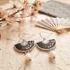 Boucles d'Oreilles Argentées "Éventail Japonais" — Perle de Coquillage