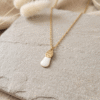 Sans titre (1000 x 1000 px)(3) Collier Doré "Goutte Blanche" — Émail & Détail Martelé