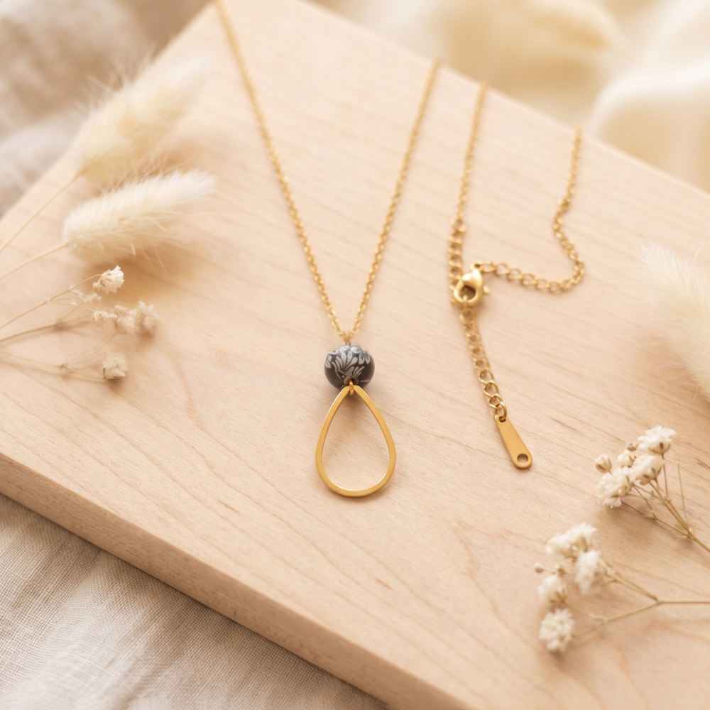 Collier Doré "Fleur de Sakura" — Goutte & Perle Japonaise