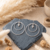Boucles d'Oreilles Argentées "Écho Bohème" — Double Cercle & Losange