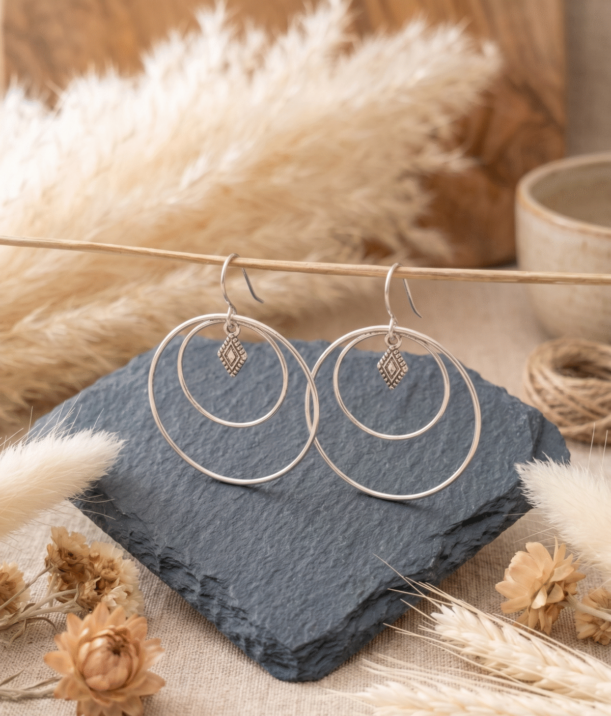 Boucles d'Oreilles Argentées "Écho Bohème" — Double Cercle & Losange