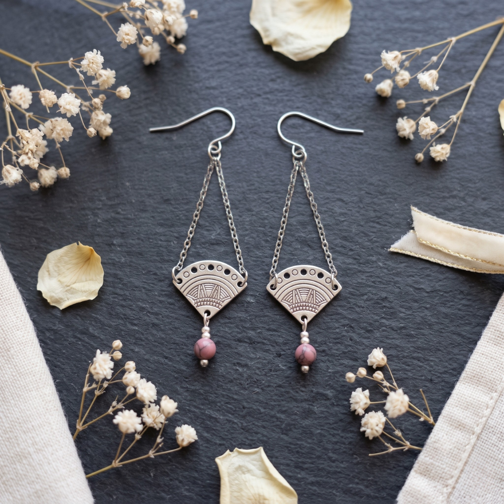 Boucles d'Oreilles Argentées "Éventail Bohème" — Chaînette & Howlite Rose