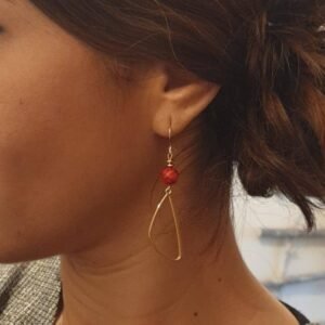 Boucles d'Oreilles Dorées "Terre Rouge" — Grande Goutte & Howlite