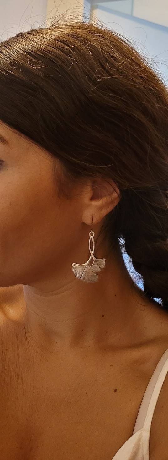 Boucles d'Oreilles Argentées "Ginkgo" — Double Feuille Pendante