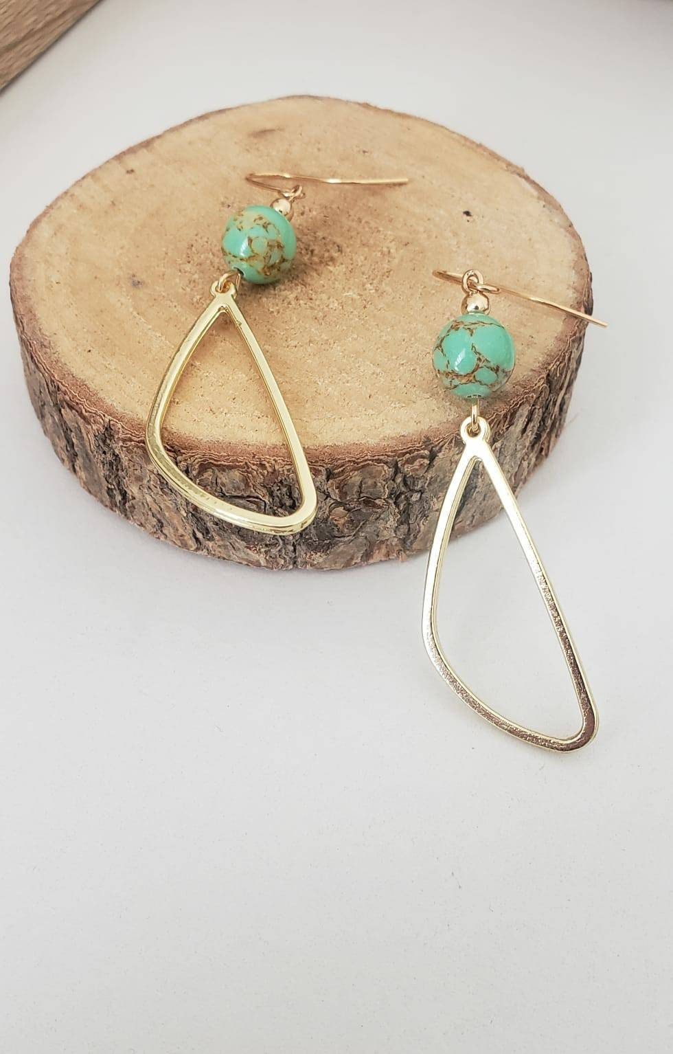 Boucles d'Oreilles Dorées "Vallée" — Grande Goutte & Howlite Verte - photo 3