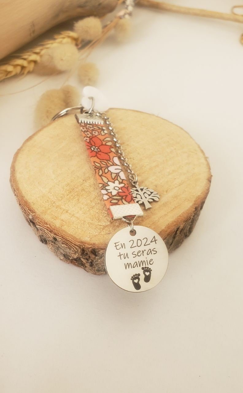 Porte-clés annonce grossesse – tissu Liberty et médaille gravée - photo 4