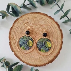 Boucles d'Oreilles Dorées "Monstera" — Pastille Émaillée & Hématite