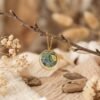 Collier Doré "Jungle" — Pendentif Rond & Motif Tropical - photo 2