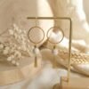 Boucles d'Oreilles Dorées "Verticale" — Cercle Ajouré & Bâtonnet - photo 3