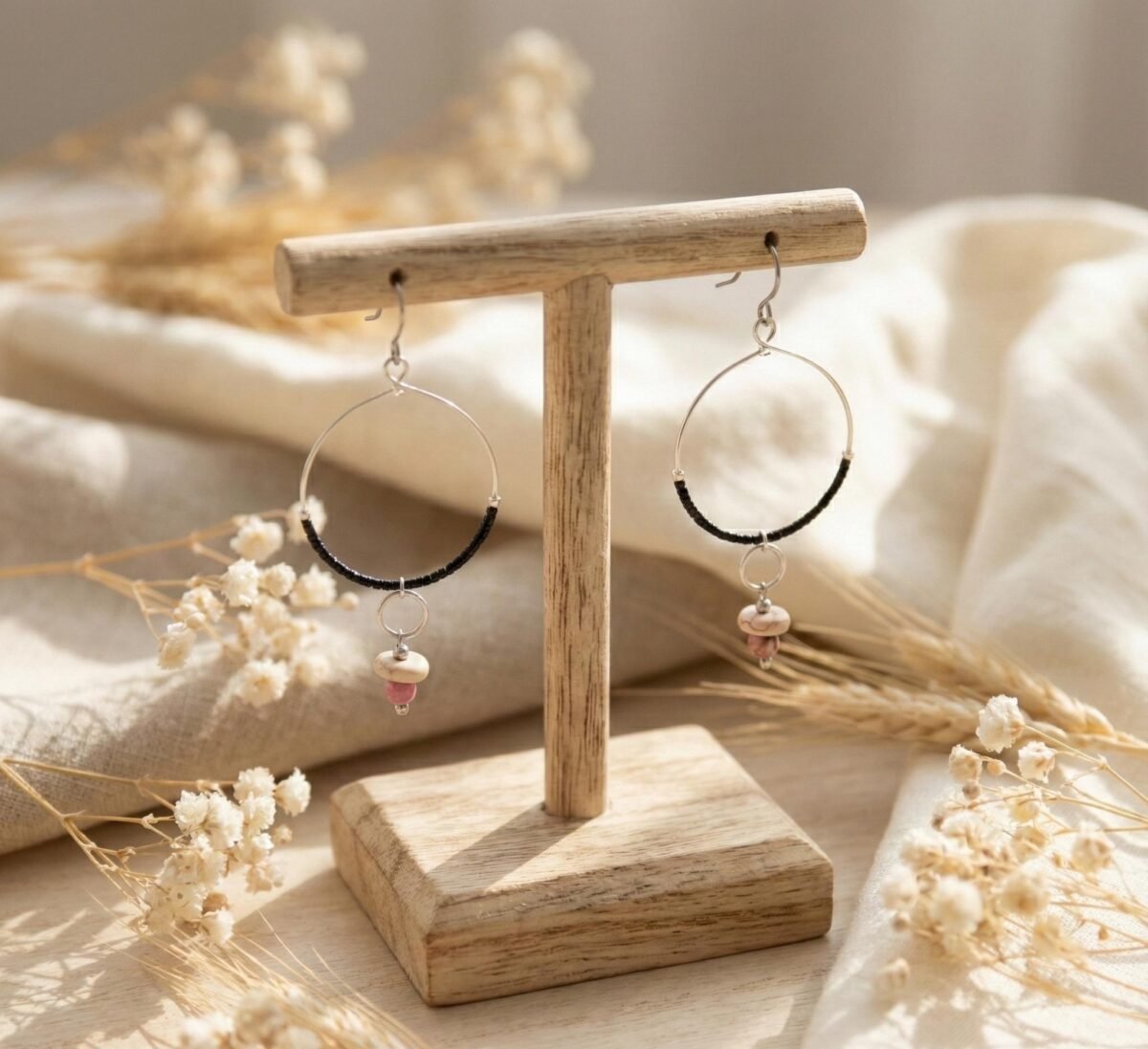 Créoles Tissées "Aube" — Miyuki Noir, Howlite & Quartz Rose - photo 3