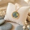 Collier Doré "Jungle" — Pendentif Rond & Motif Tropical - photo 3