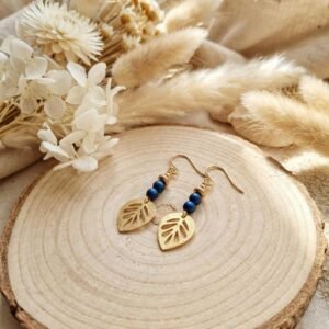 Boucles d'Oreilles Dorées "Nuit Bleue" — Feuille Ajourée & Hématite