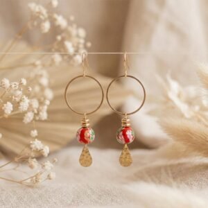 Boucles d'Oreilles Dorées "Sceau Rouge" — Perle Japonaise & Goutte Texturée Boucles d'Oreilles Dorées "Sceau Rouge" — Perle Japonaise & Goutte Texturée