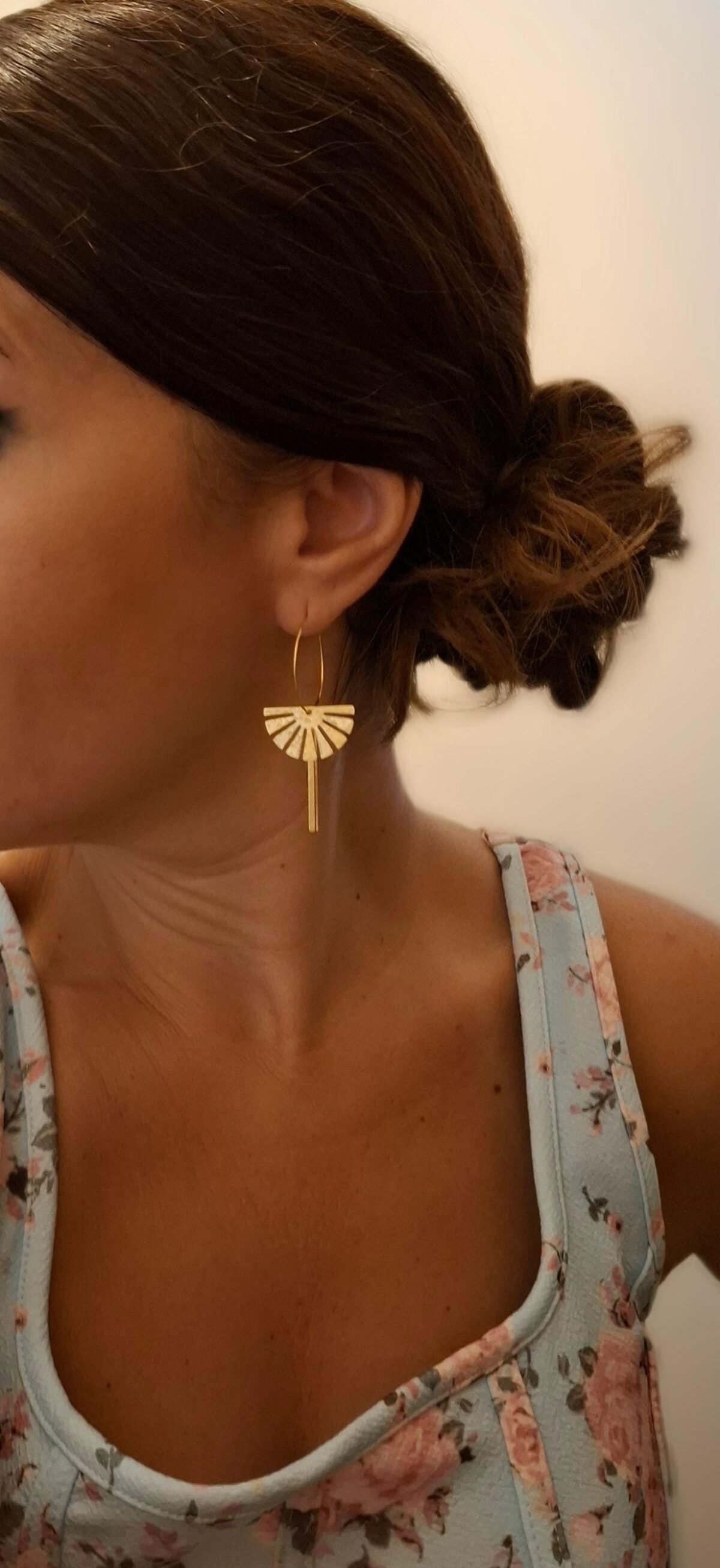 Créoles Dorées "Soleil" — Éventail Rayonnant en Laiton
