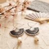 Boucles d'Oreilles Argentées "Nuit Blanche" — Éventail Émail Noir & Coquillage - photo 2