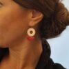 Boucles d'Oreilles Dorées "Braise" — Rosace Ajourée & Émail Rouge Boucles d'Oreilles Dorées "Braise" — Rosace Ajourée & Émail Rouge