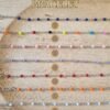 Bracelet personnalisé médaille gravée et chaîne argentée perlée – photo 8