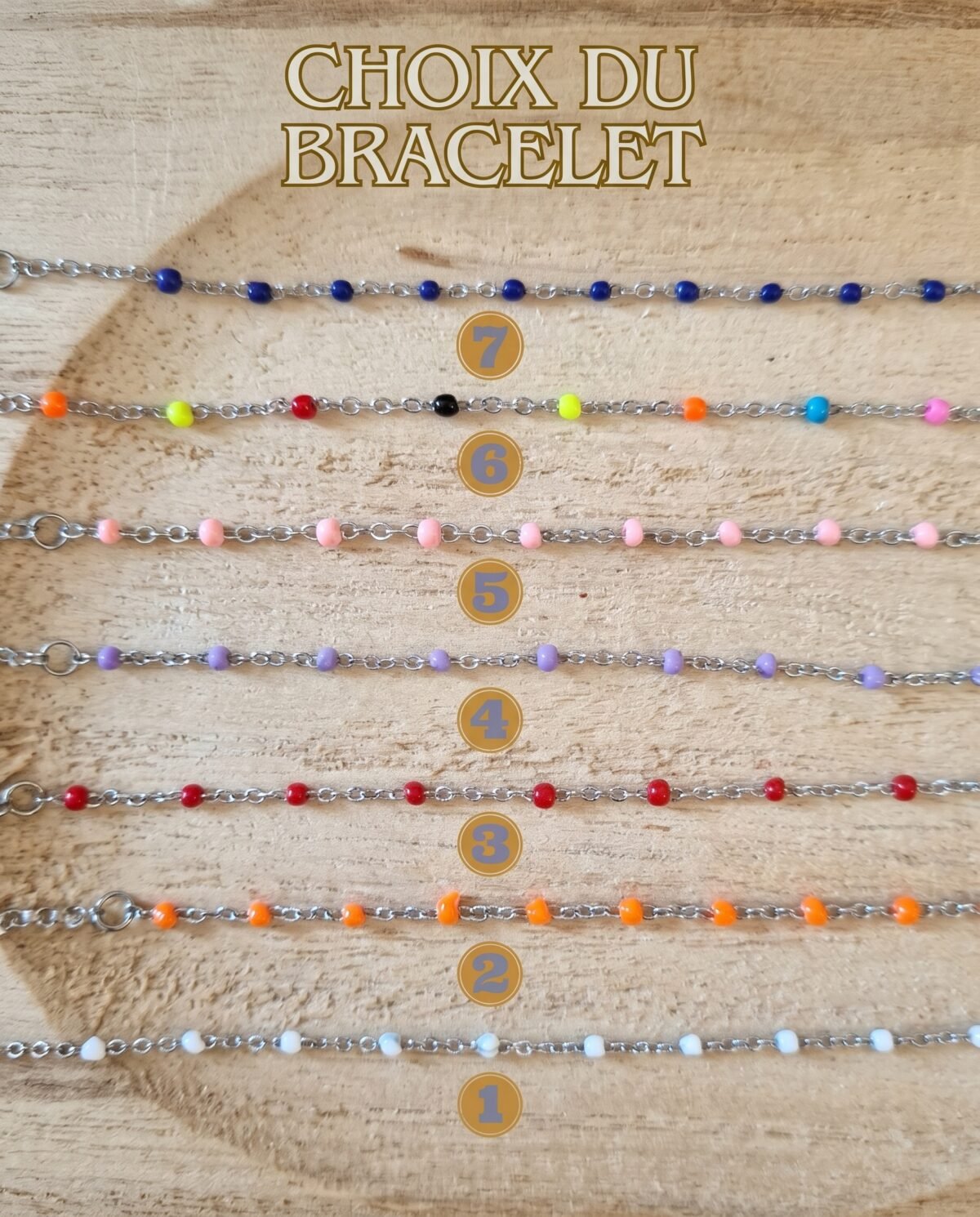Bracelet personnalisé médaille gravée et chaîne argentée perlée – photo 8